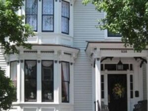 The 1890 Caroline House - Romantic Fredericksburg VA B&B